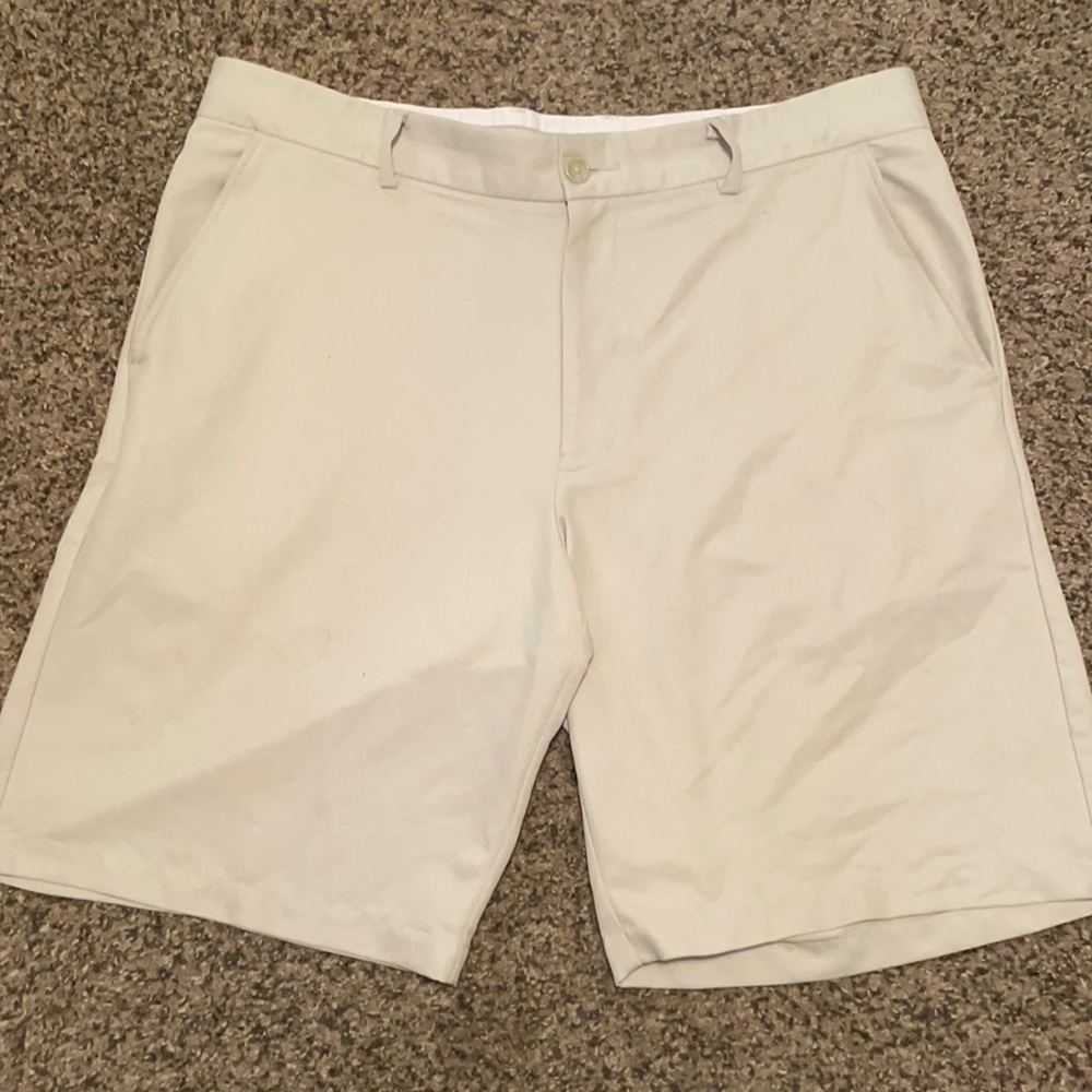 Greg Norman for Tasso Elba tan shorts in size 36